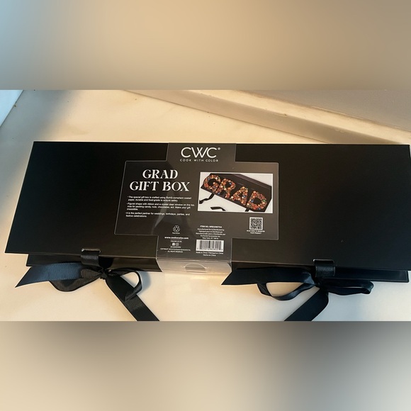 NEW—Cook With Color GRAD Box - Picture 2 of 4